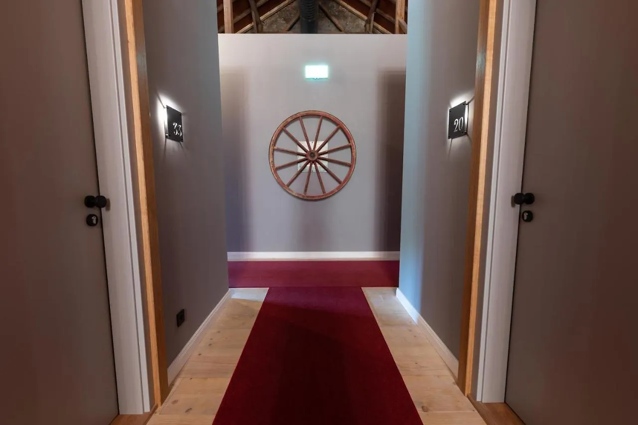 Hotel Landhotel Alte Zollstation- Historical Building Pittenhart