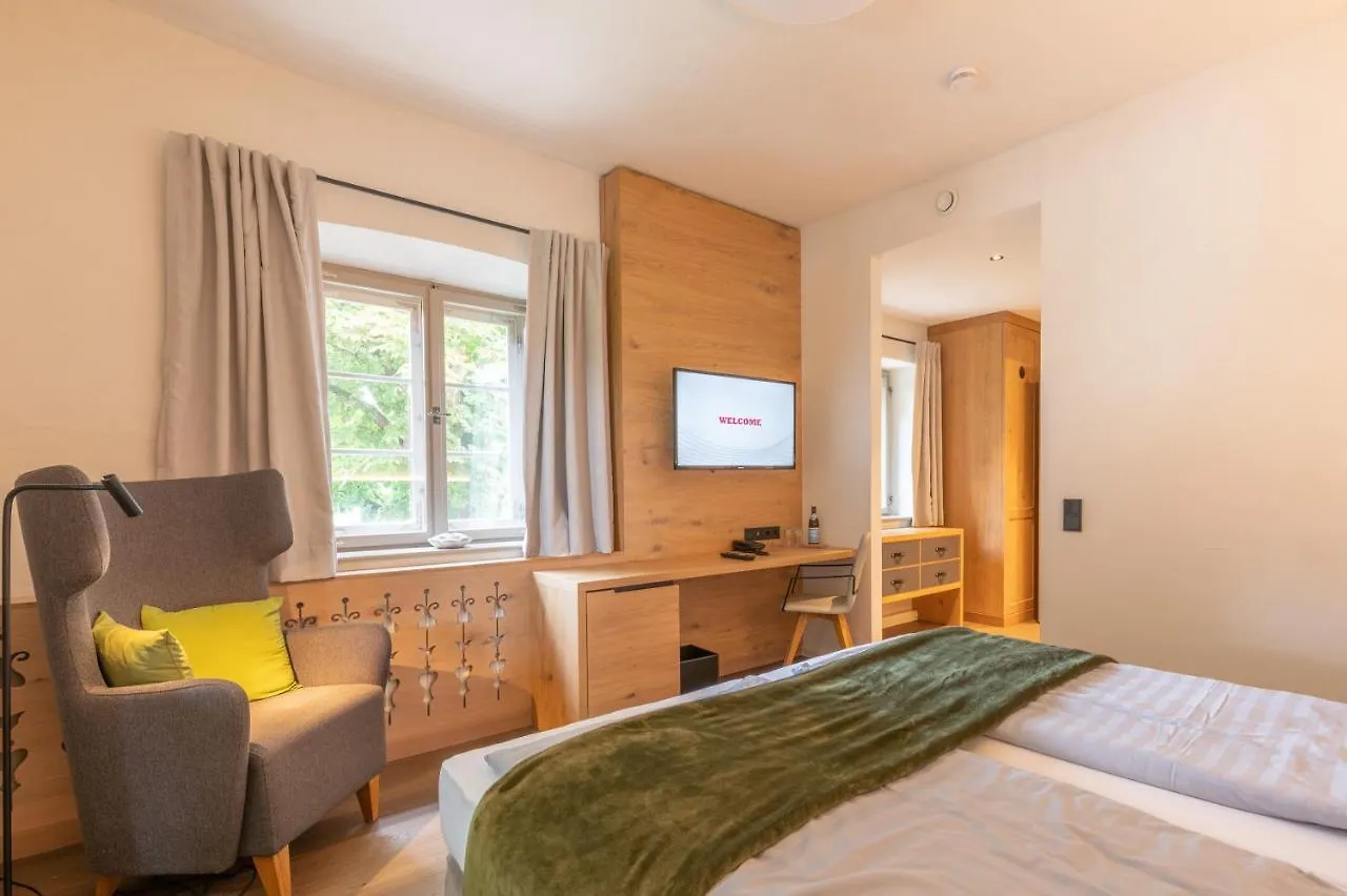 Landhotel Alte Zollstation- Historical Building Pittenhart